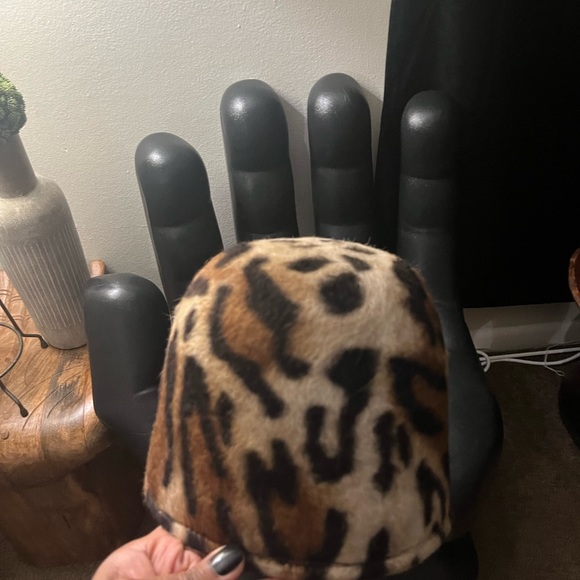 Ashaka Givens 88 Cap Tiger Print - Picture 6 of 12